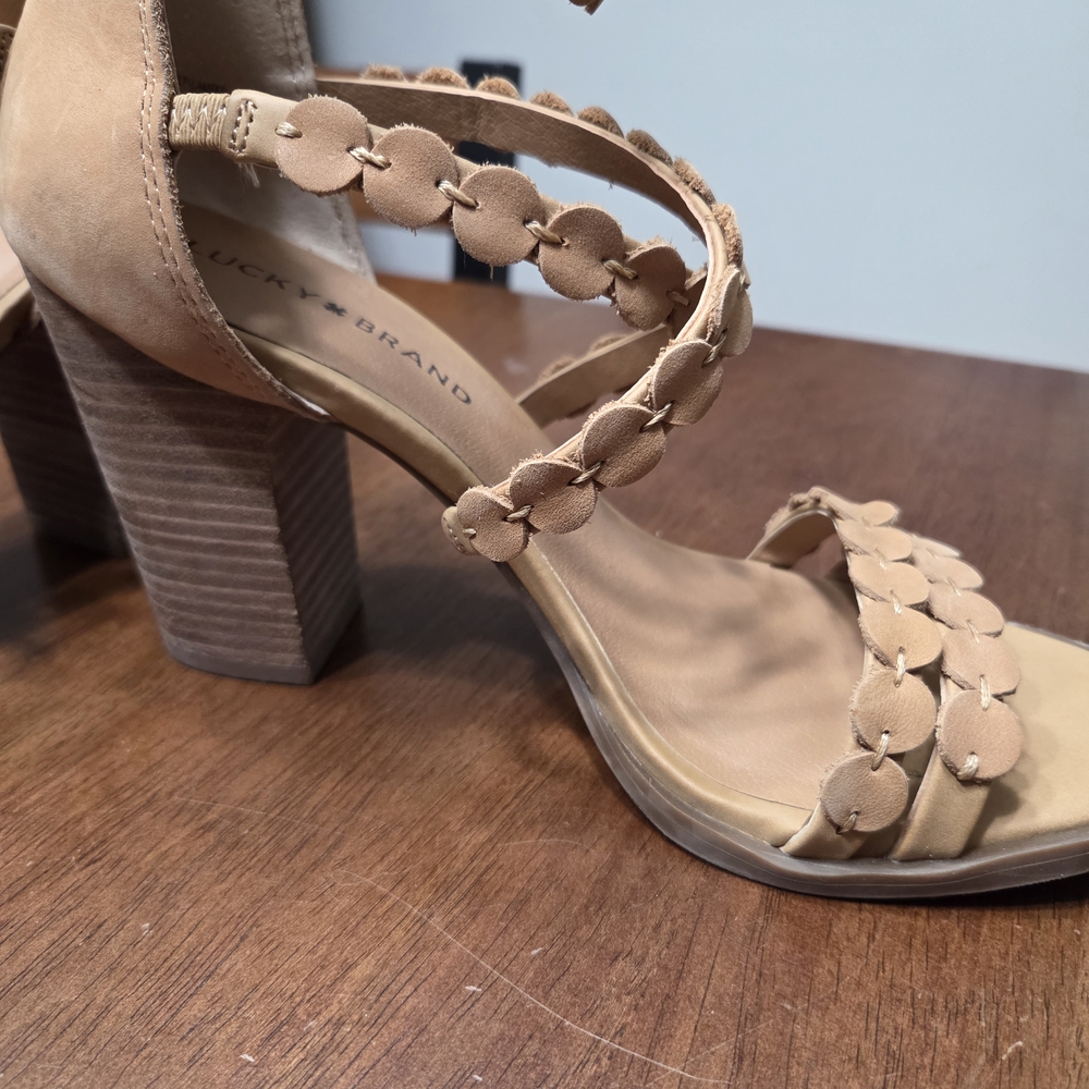 Lucky Brand Women's Tan Heeled Sandals
